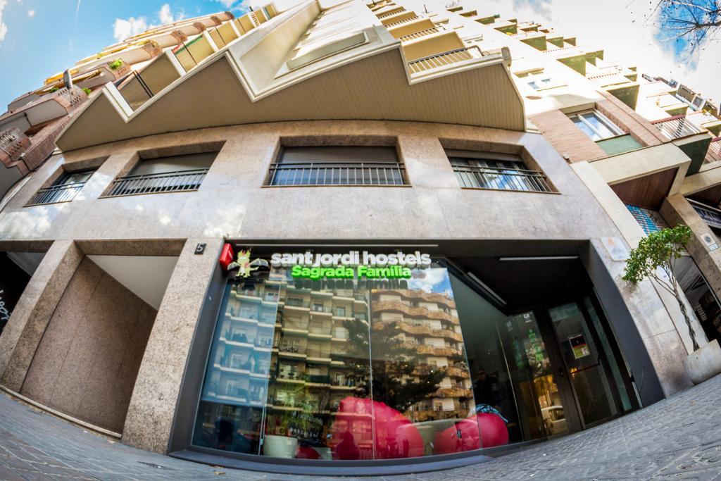 Sant Jordi Sagrada Familia Ostello Barcellona